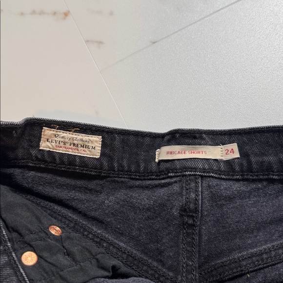 Levi’s 501 Ribcage Short Cut Off Distressed size 24 Black Jean Logo retro trendy - Picture 8 of 8